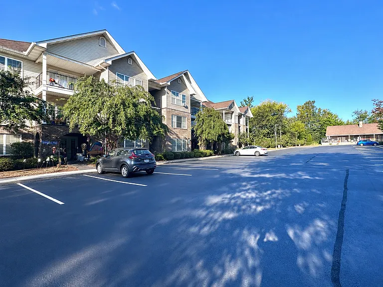 Maple Sunset Apartment Homes — Photo 7