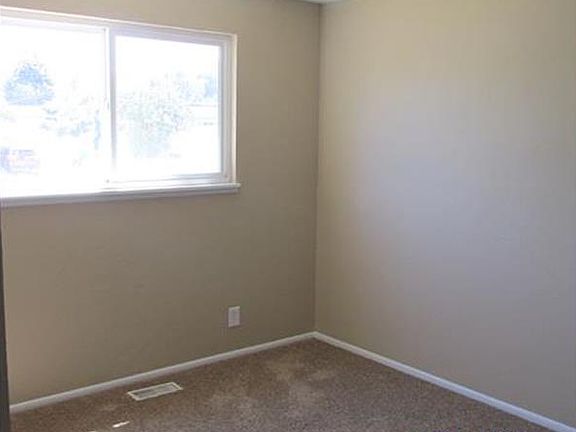 3rd image of 4928 W Royal Ann Dr