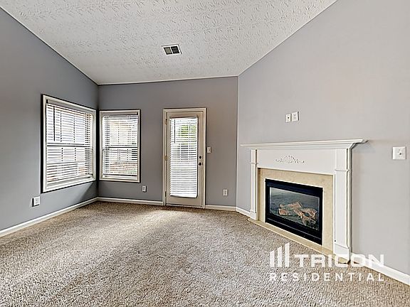 2nd image of 1462 Wilshire Way