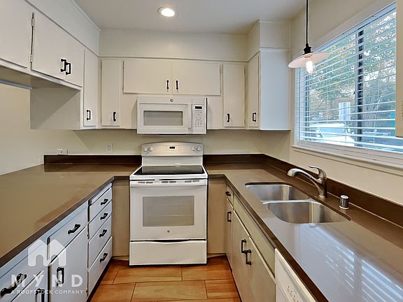 3rd image of 2743 21st St #2743