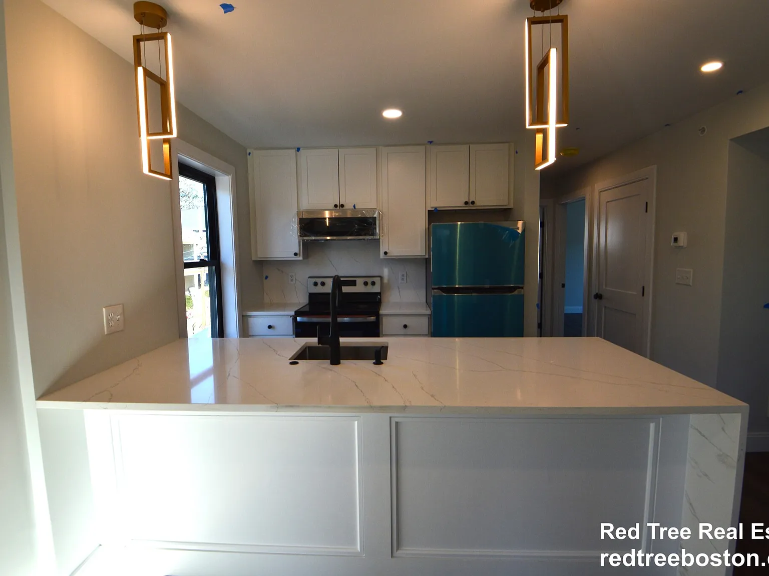3 bed, 1000 sqft, $4,500 — Photo 1