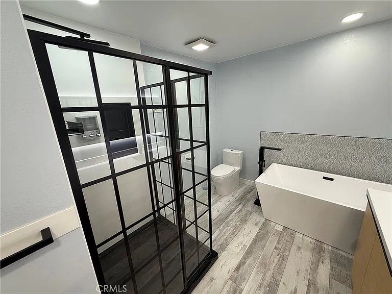 177 E City Place Dr — Photo 17