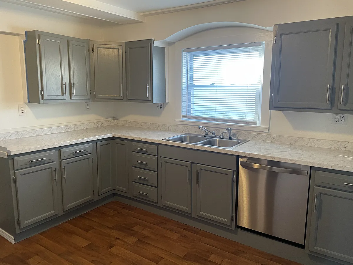 Building Photo - 826 N Aurora St #1