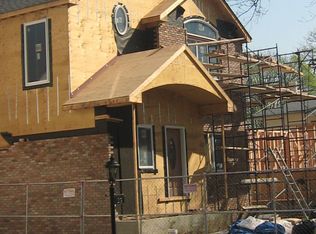 15 Adams St, Floral Park, NY 11001