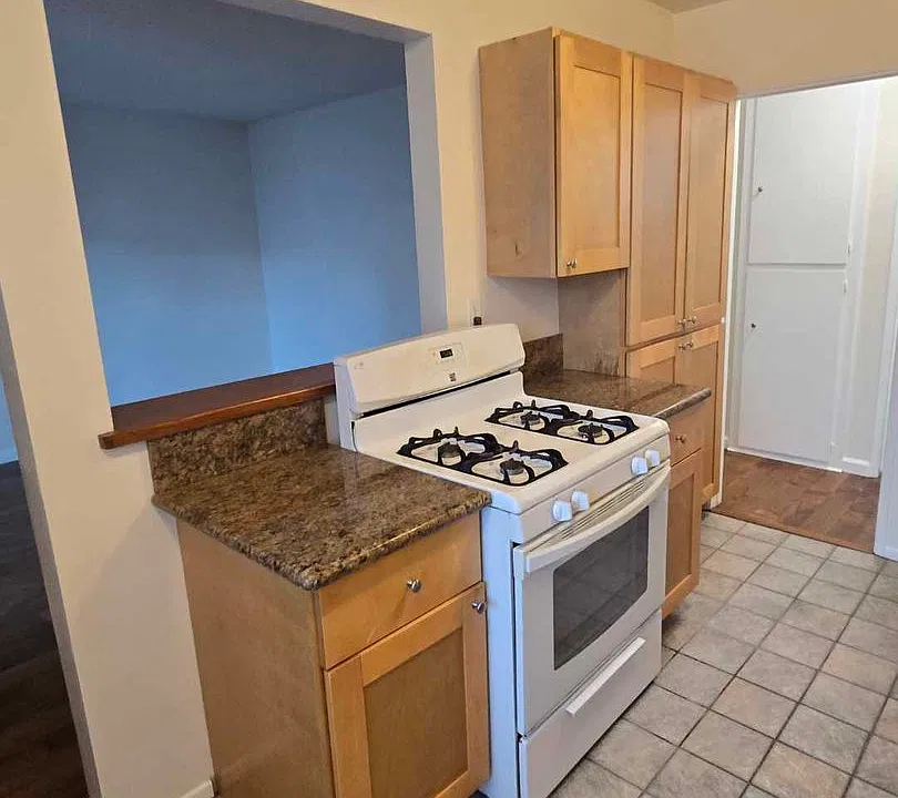 111 S Mockingbird Ln