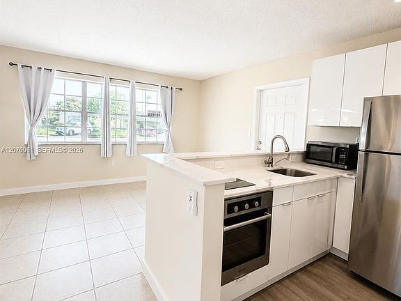 2nd image of 1711 NE 56th St APT 5