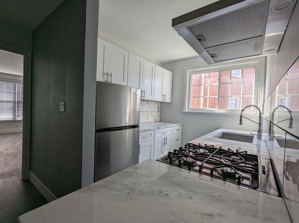 4009 Washington Blvd