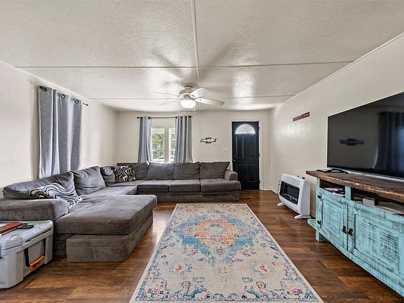 3rd image of 511 W Navasota St