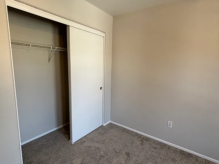 896 Cimarron Ln — Photo 32