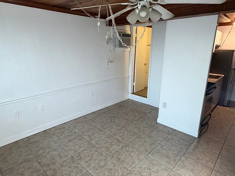 216 Nieman Ave #2 — Photo 5