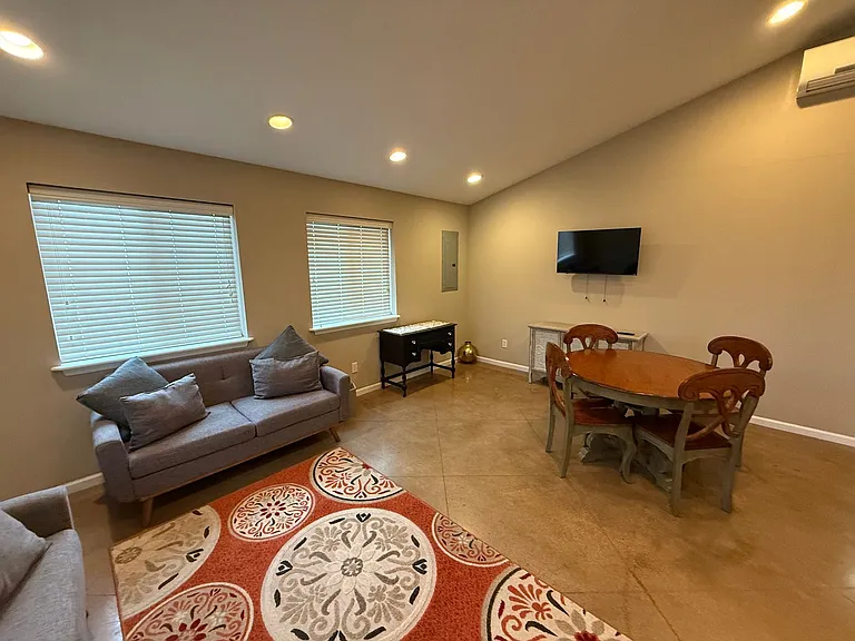1409 Paris Rd #201 — Photo 8