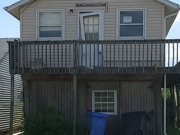 2nd image of 1309 E Bay Ave