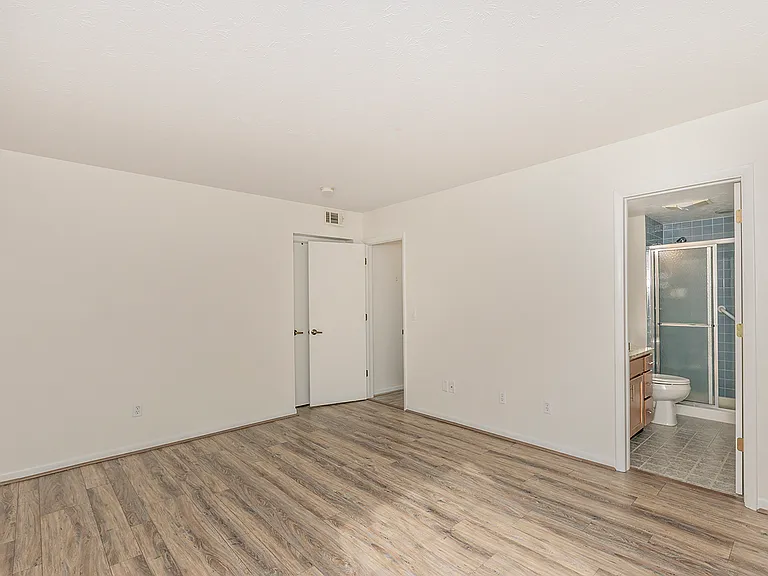 26101 Village Ln #107 — Photo 15