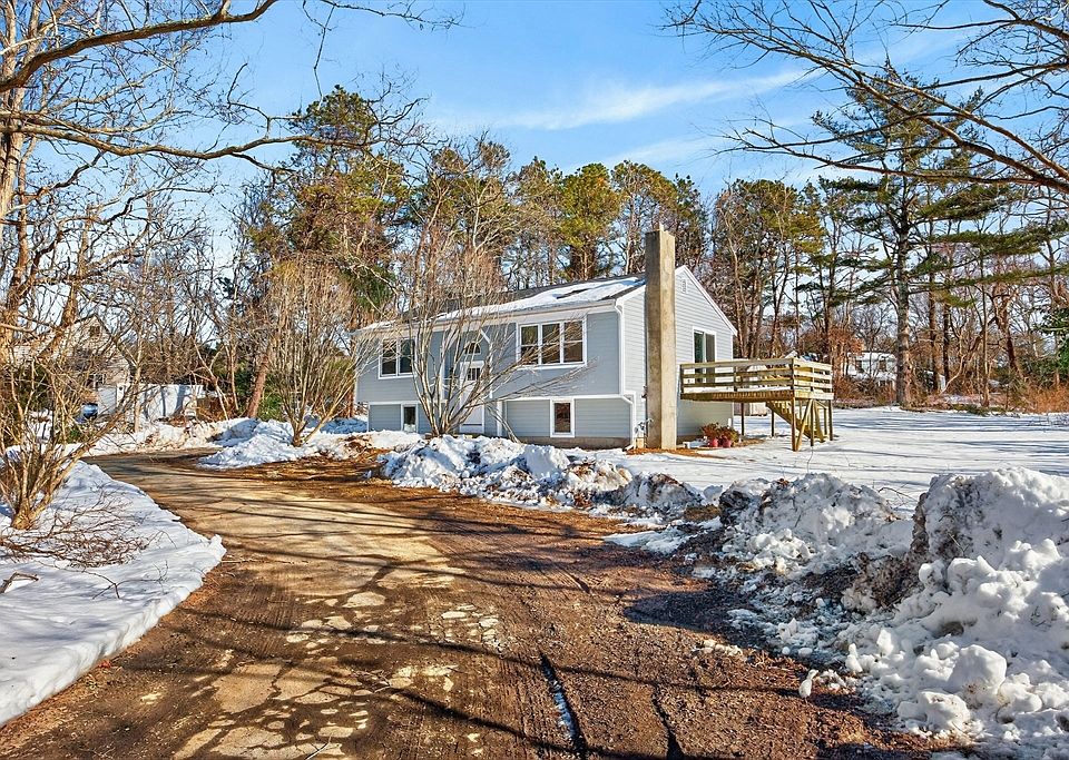 1st image of 585 Old Falmouth Rd