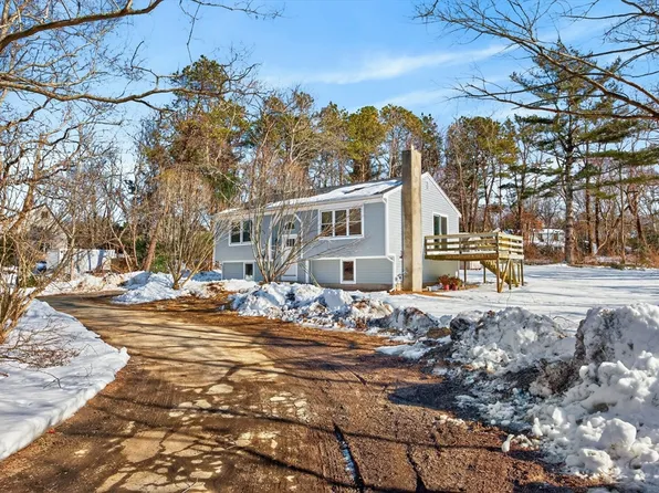585 Old Falmouth Rd, Barnstable, MA 02630