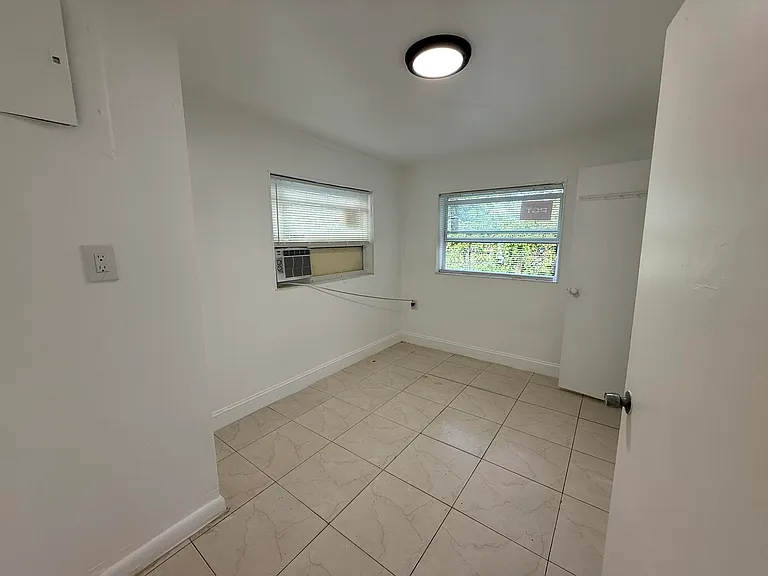 3705 SW 13th Ct #1-5 — Photo 5