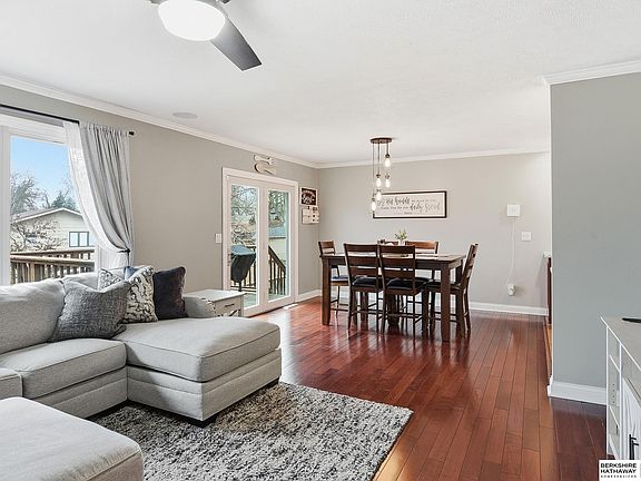 4th image of 206 Bellevue Blvd S