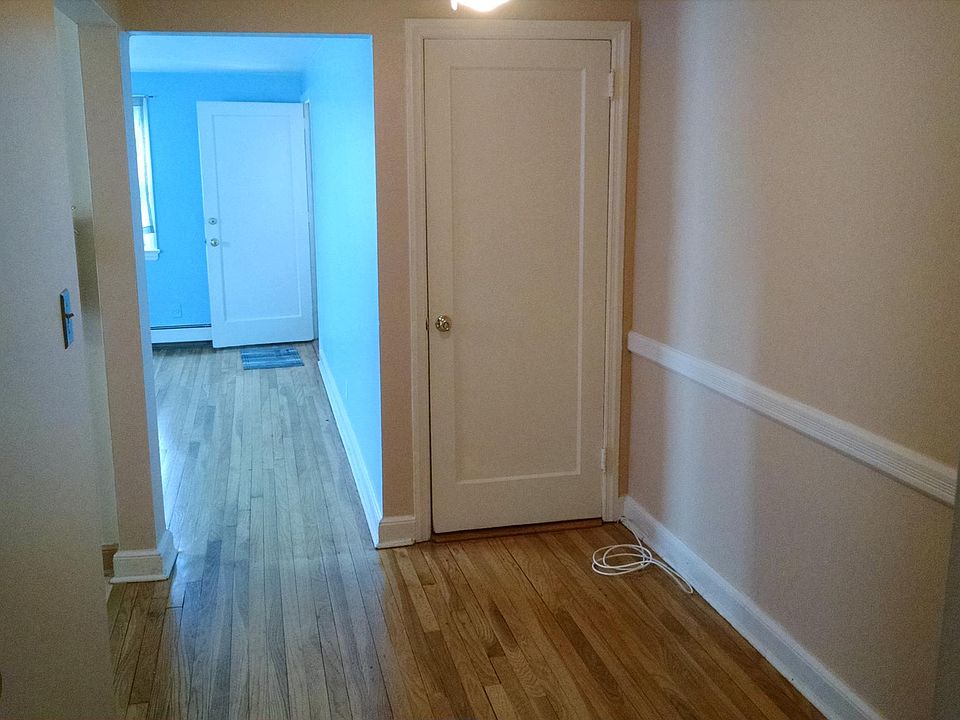 2nd image of 35 E 7th St