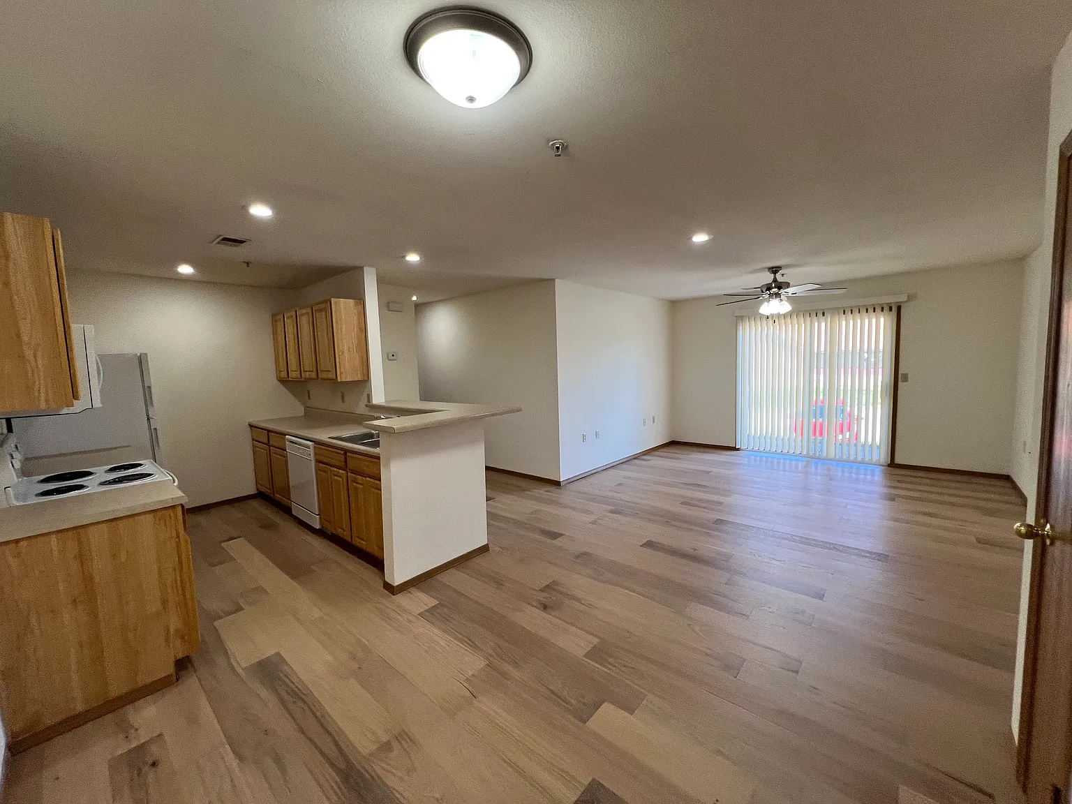 109 Pin Oak Dr — Photo 2
