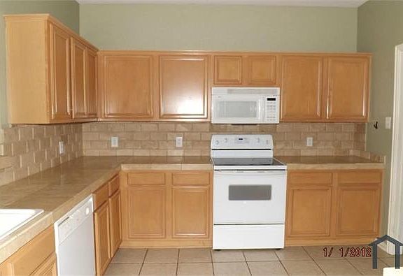 2nd image of 9860 Cedarcrest Dr