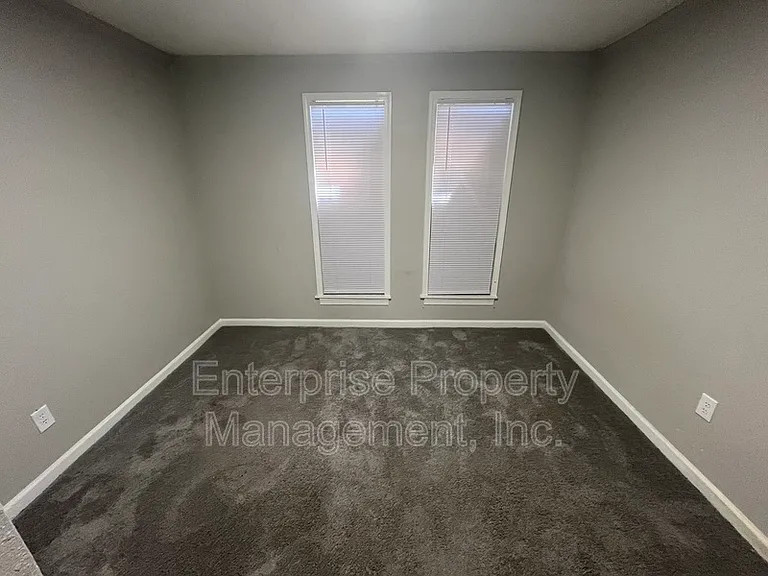 2447 Twain Ave — Photo 13