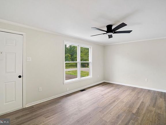 3rd image of 26407 Hillendale Rd