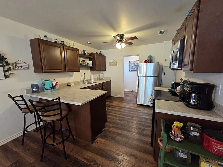 1006 E Highway St — Photo 15