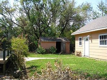 4th image of 10 11th Ave N