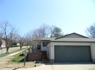 976 Claygate Ct, Manchester, MO 63021