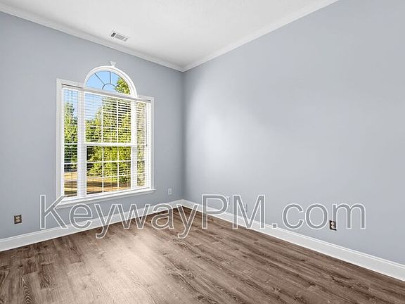 4th image of 3011 Old Lodge Rd