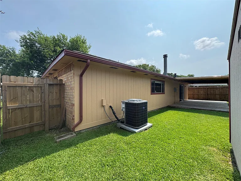 9831 Shell Rock Rd — Photo 37