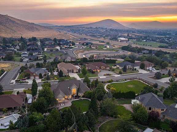 3rd image of 1294 Country Ridge Dr