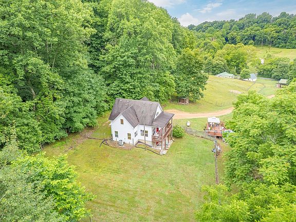 3rd image of 2650 Haywood Hollow Rd