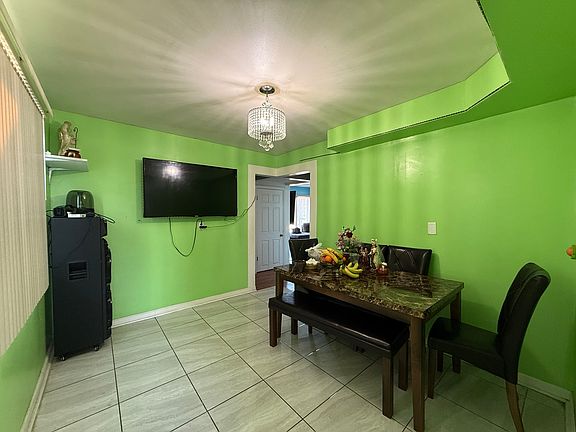 4th image of 35 164th St