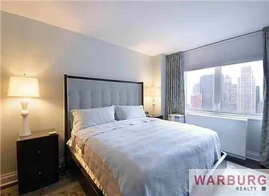 Sold by Warburg | media 22