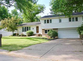 311 Oakview Terrace Dr, Aledo, IL 61231