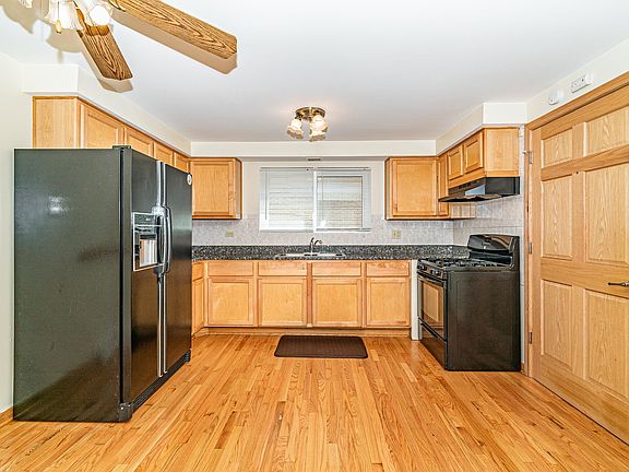 3rd image of 8549 W Grand Ave #2N