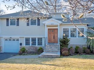 823 Ridgewood Rd, Millburn, NJ 07041