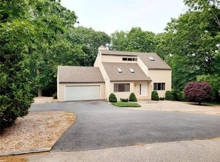 22 Hickory Ln, Westerly, RI 02891