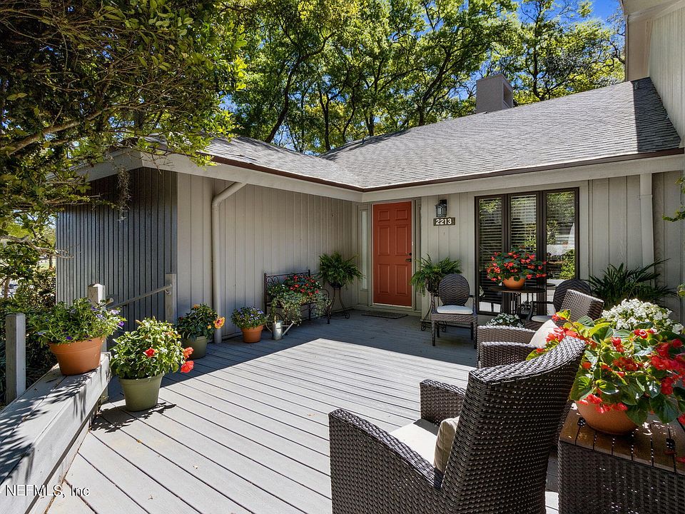 1st image of 2213 BOXWOOD Lane #2213
