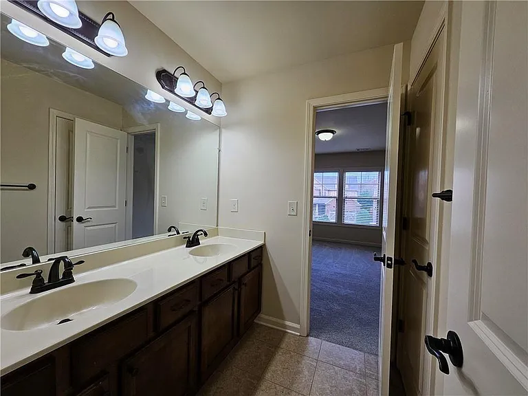 3155 Stonecrest Dr — Photo 20