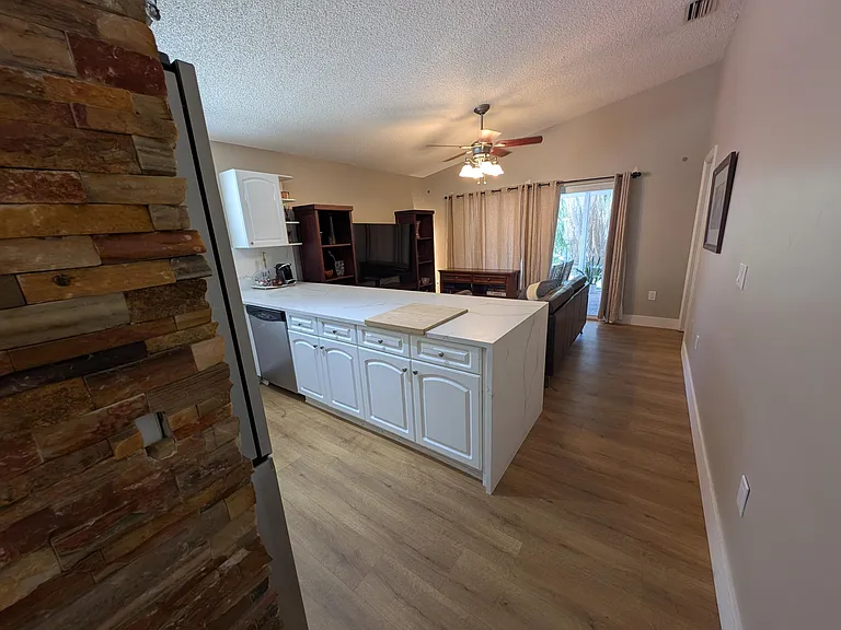 128 Danielle Ct — Photo 7
