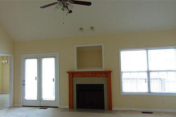 2nd image of 3236 Twelve Oaks Blvd
