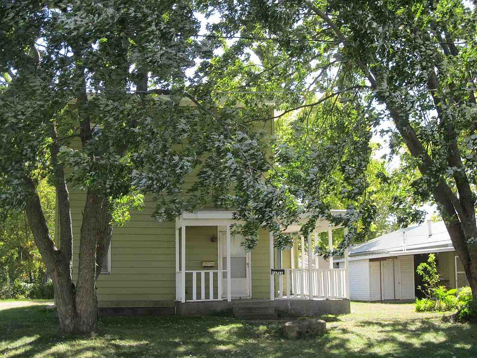 2nd image of 815 3rd St