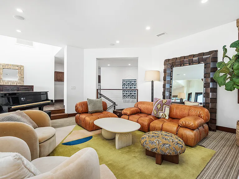 2260 El Amigo Rd — Photo 12
