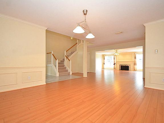 4th image of 3911 Saint Michaels Ct
