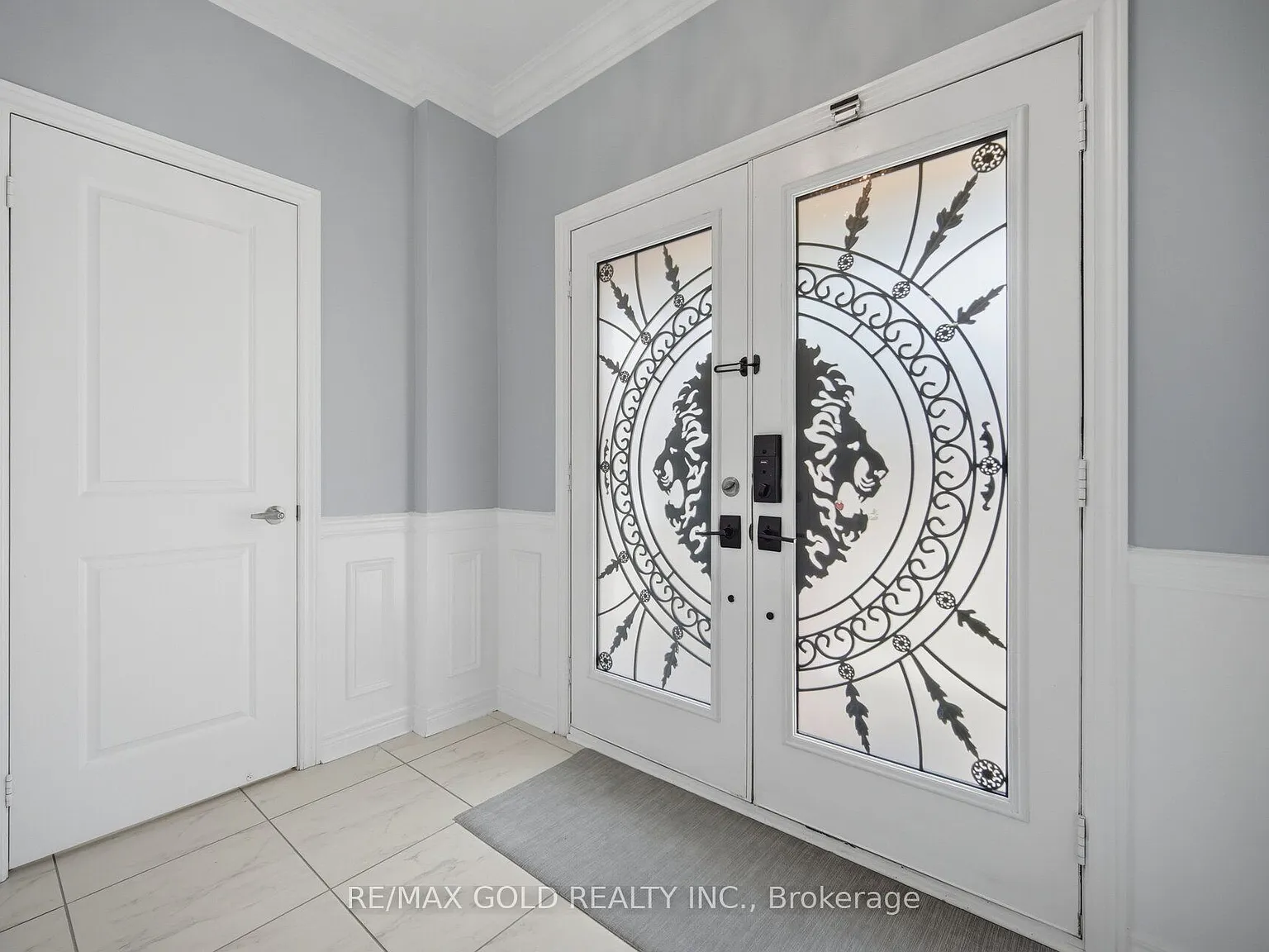 4 bed, $3,899 — Photo 2