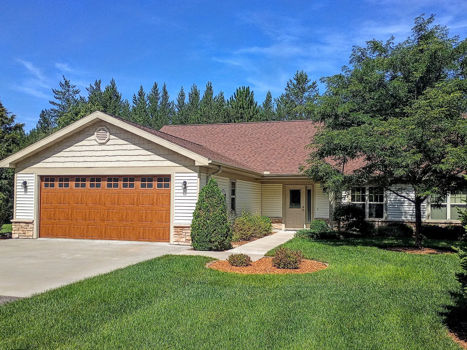 2 bed, 1316 sqft, $1,625 — Photo 2
