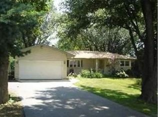 815 E Algonquin Rd, Algonquin, IL 60102