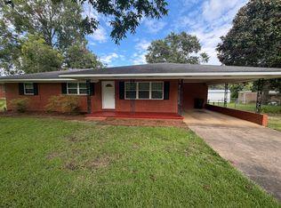 603 Peachtree St, Headland, AL 36345